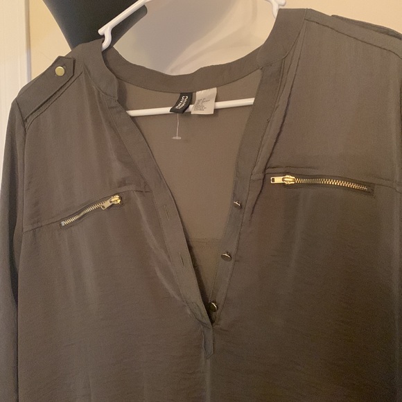 Divided H&M Oversized shirt Sz 6 - Picture 2 of 4